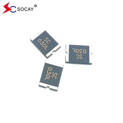 SCF030-2920RB Montage de surface PPTC Fuseau réinitialisable Conforme à la réglementation RoHS sans halogène