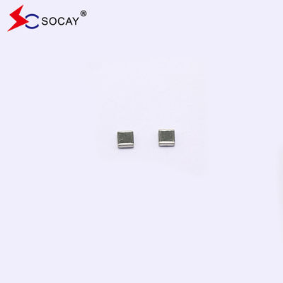 Varistor à puce en céramique multicouche SV0402E9R0G0B SMD Varistor à oxyde de zinc