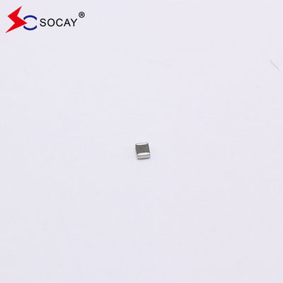 SV0402E5R5G1B Puce à couches multiples Varistor SMD 0402 Package Max VDC 5,5 V