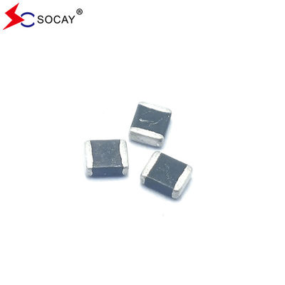 Le type de puce à puces SMD 1210 Varistor SV1210N470G0A Varistor à oxyde de zinc 47V DC
